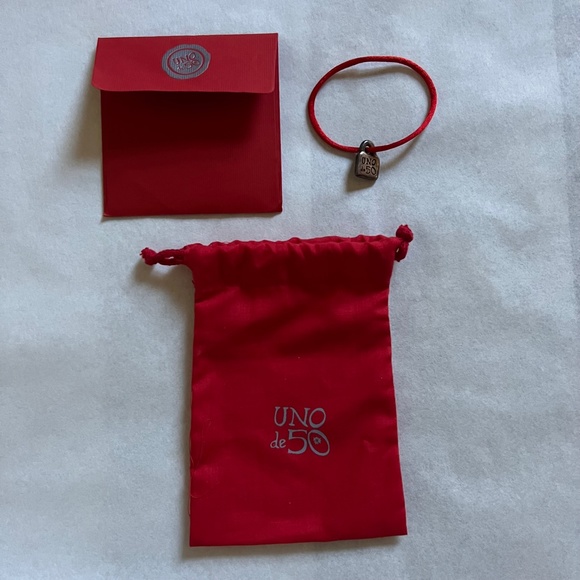 Fun jewelry! UNO de 50 Sterling Charm on Red Bracelet cord; NWOT - Picture 5 of 7